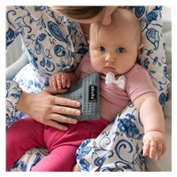 Dětský nahřívací a chladící polštářek Termofor s višňovými peckami Akuku šedý