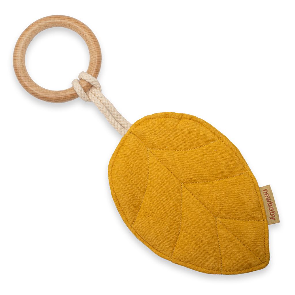 Dětské dřevěné kousátko s listy Leaf mušelín mustard hořčicová