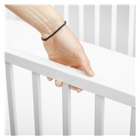 Dětská postýlka New Baby BASIC se stahovací bočnicí a šuplíkem bílá