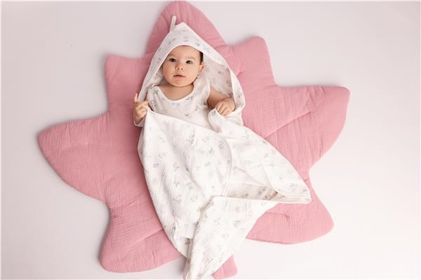 BAZÁREK Mušelínová hrací deka New Baby Maple Leaf pink