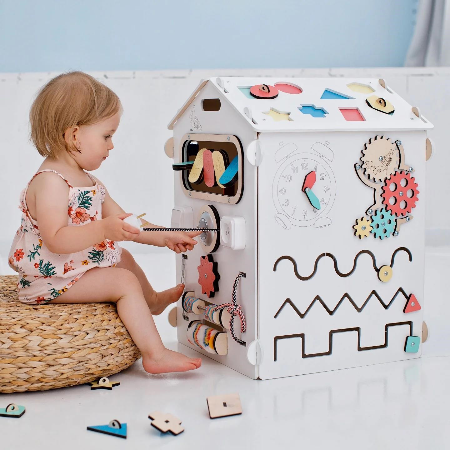 Activity Board Domeček Montessori natural white