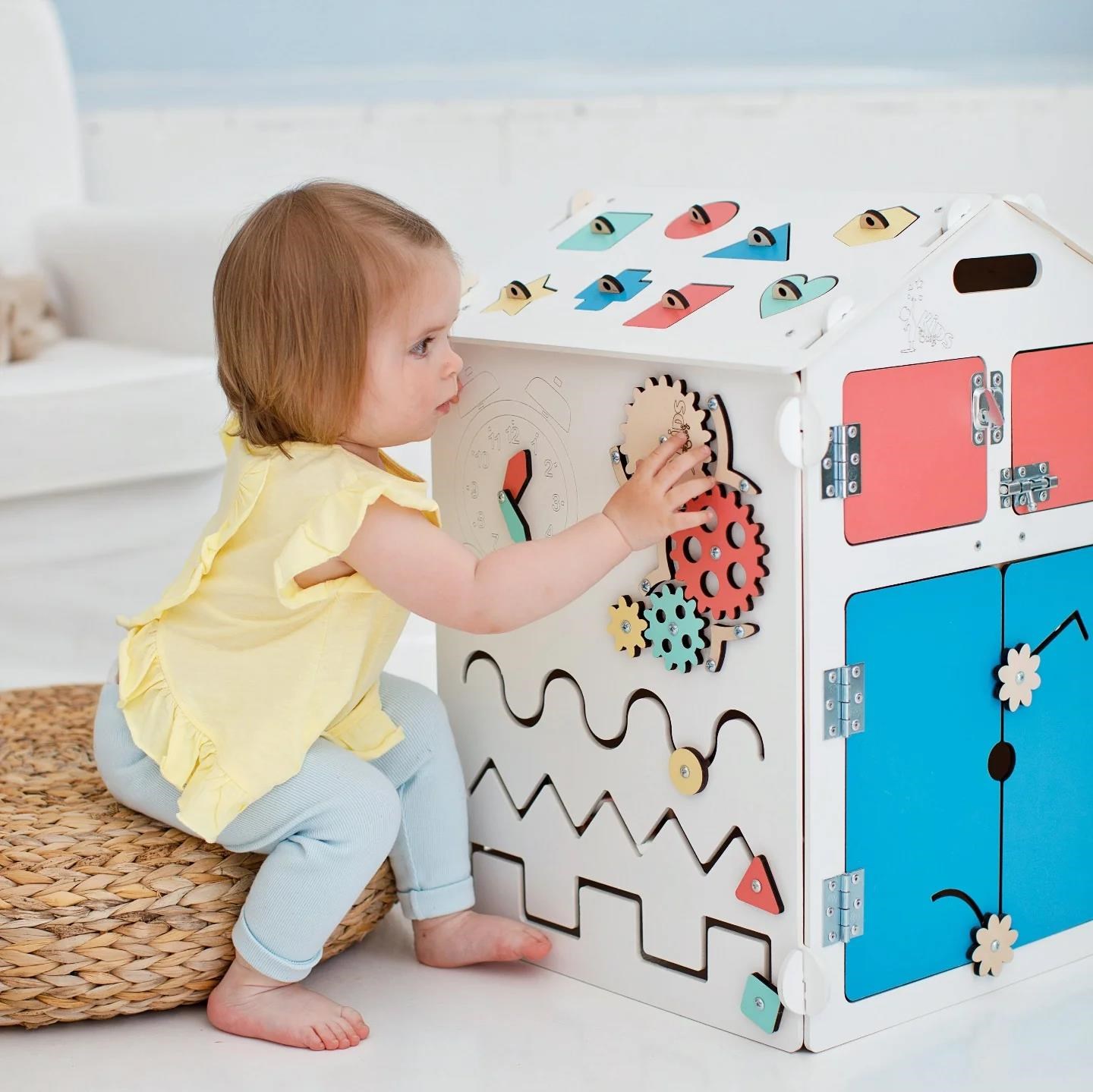 Activity Board Domeček Montessori natural white