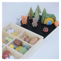 Dřevěná Montessori sada 40 figurek Les