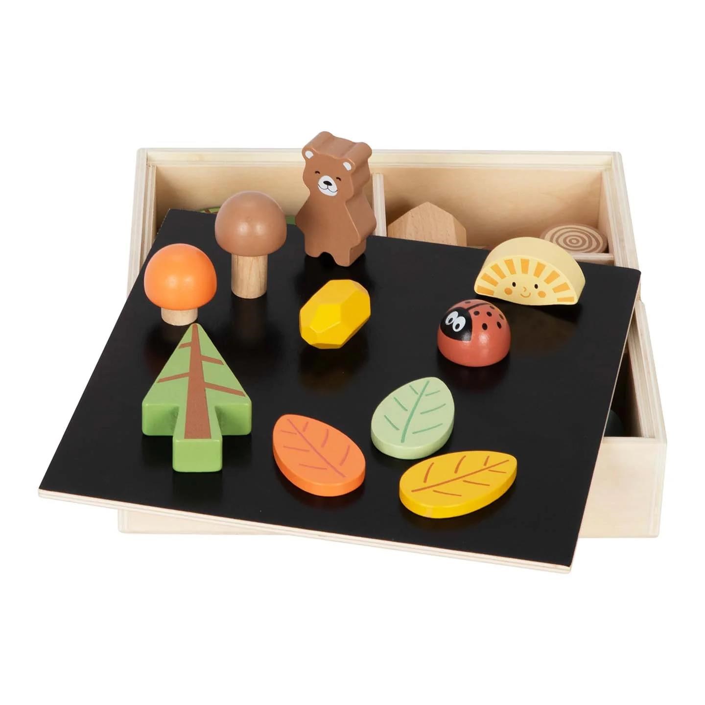 Dřevěná Montessori sada 40 figurek Les